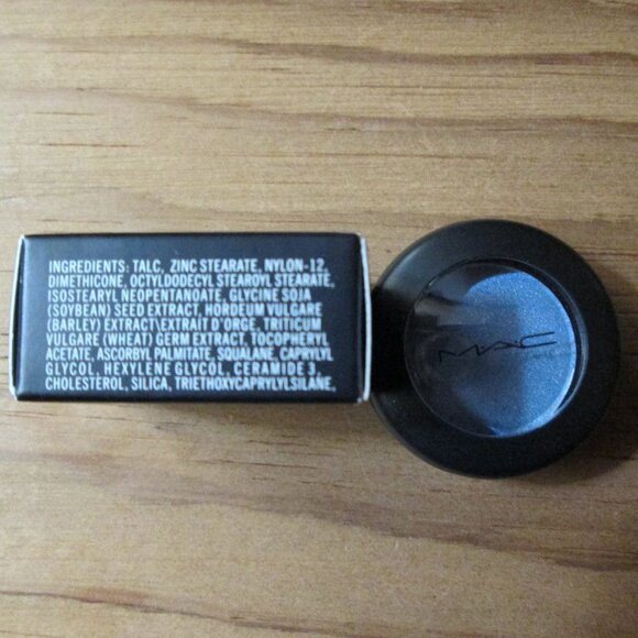 MAC Moon's Reflection Eye Shadow - Picture 4 of 5